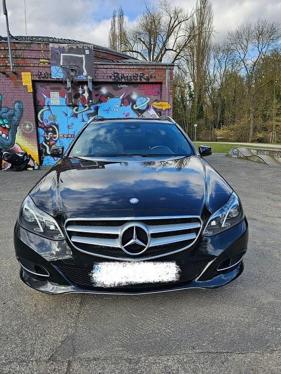 Gebraucht Mercedes E220 231 PS (169 kW) 2015 Schwarz Kombi