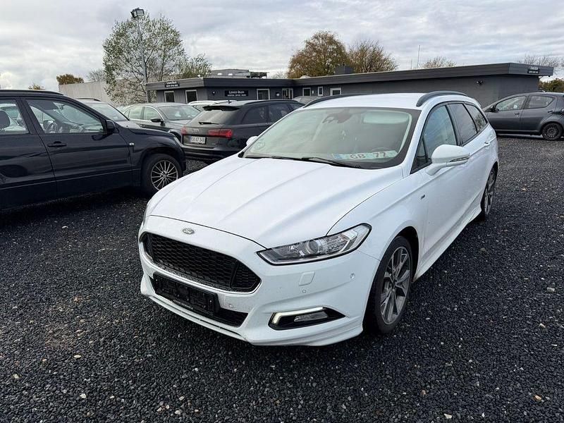 Weiß Gebraucht 2017 Ford Mondeo ST-Line Limousine | 8.600 € - Bild 1/4