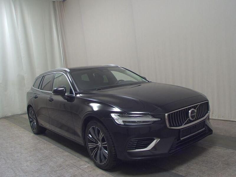 Gebraucht Volvo V60 398 PS (292 kW) 2022 Schwarz Kombi