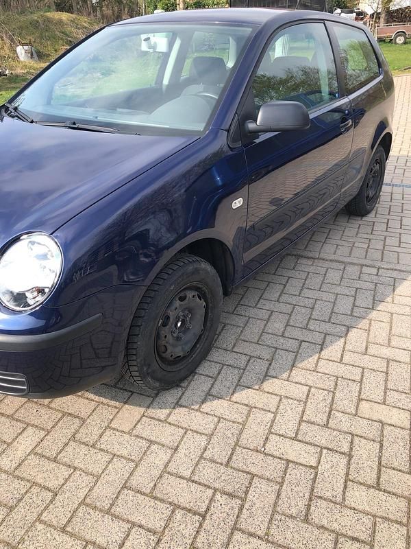 Gebraucht VW Polo 63 PS (46 kW) 2003 Blau Kleinwagen