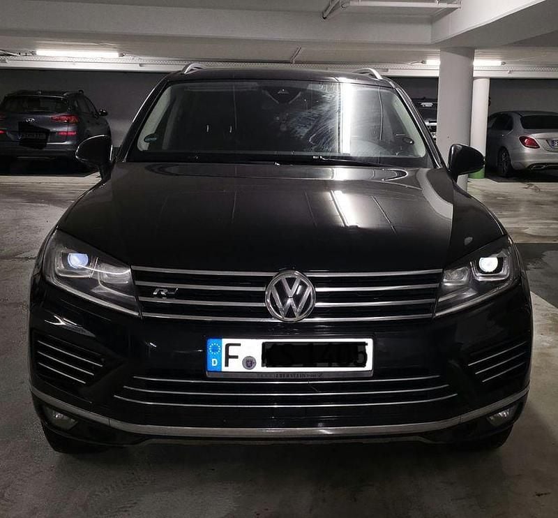 Schwarz Gebraucht 2015 VW Touareg R-line SUV | 17.000 € (Superpreis) - Bild 1/4