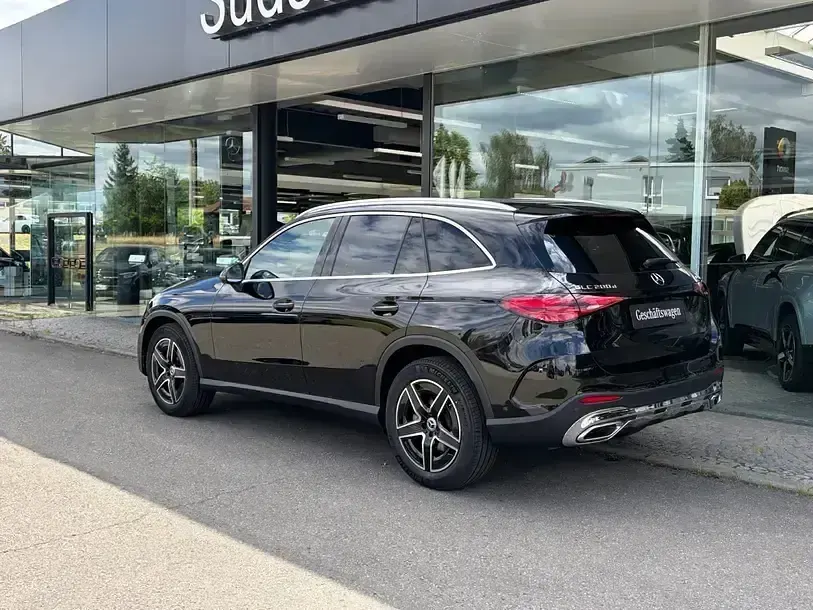 Gebraucht Mercedes GLC200 AMG 163 PS (119 kW) 2026 Schwarz SUV