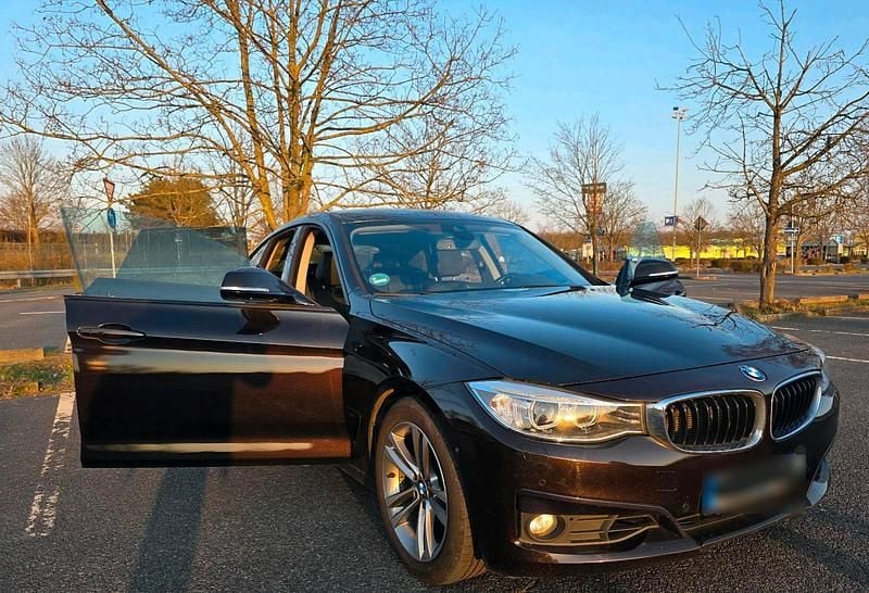 Gebraucht BMW 325 218 PS (160 kW) 2015 Braun Limousine
