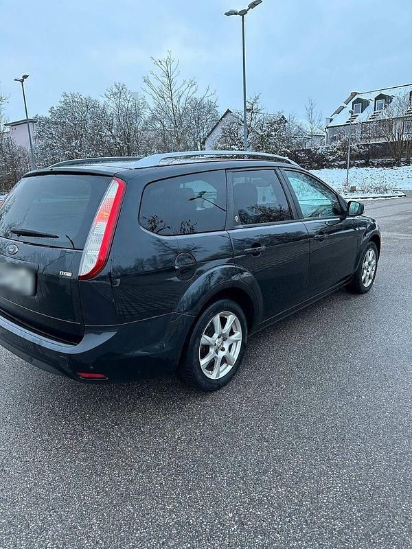 Gebraucht Ford Focus Ghia 136 PS (100 kW) 2011 Schwarz Kombi