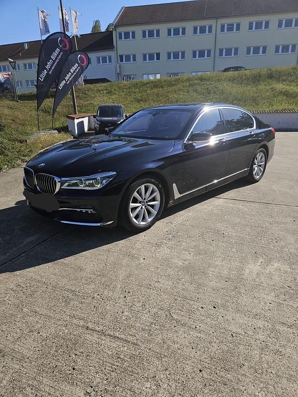 Gebraucht BMW 730 265 PS (194 kW) 2016 Schwarz Limousine