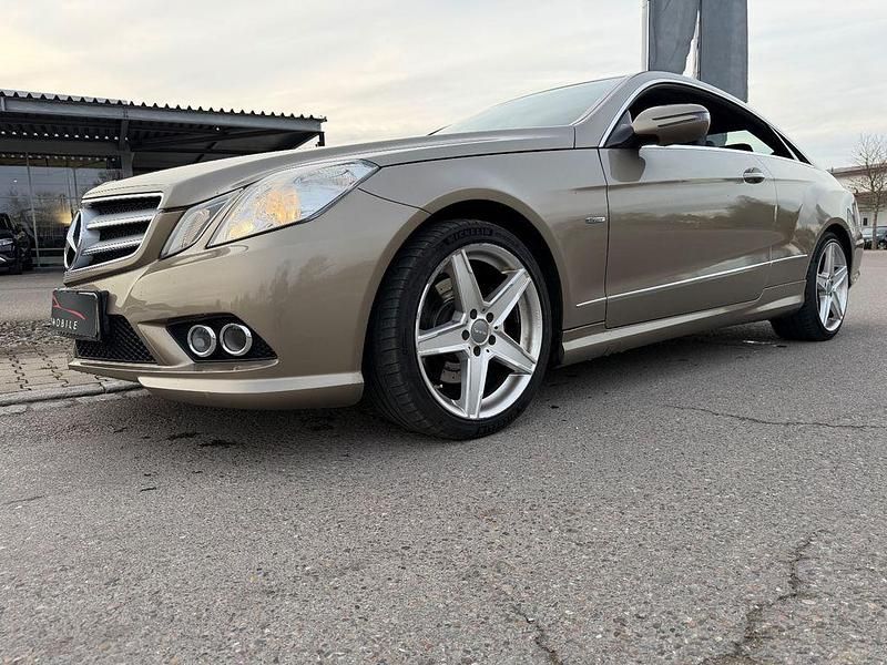 Gebraucht Mercedes E350 292 PS (214 kW) 2009 Beige Coupé