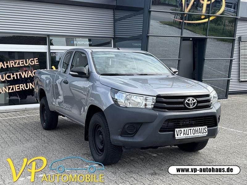 Silber Gebraucht 2016 Toyota HiLux Abholung | 23.900 € (Guter Preis) - Bild 1/4