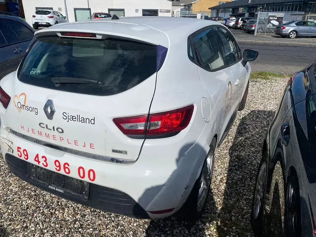 Gebraucht Renault Clio Expression 73 PS (53 kW) 2017 Weiß Van / Kleinbus