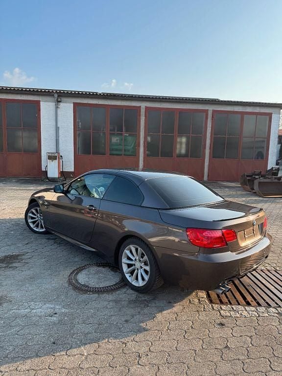Gebraucht BMW 325 Cabriolet M Sport 204 PS (150 kW) 2011 Braun Cabrio