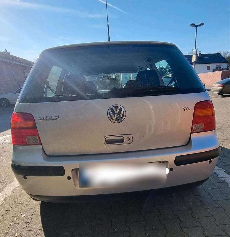 Gebraucht VW Golf IV 102 PS (75 kW) 2002 Silber Kleinwagen
