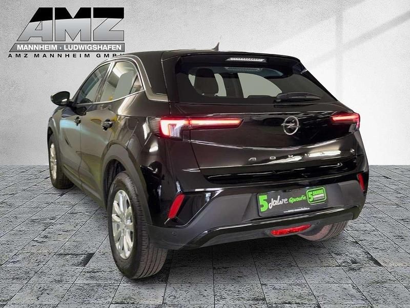 Gebraucht Opel Mokka-e Edition 100 kW (136 PS) 2023 Lackierung schwarz perla nera/ SUV