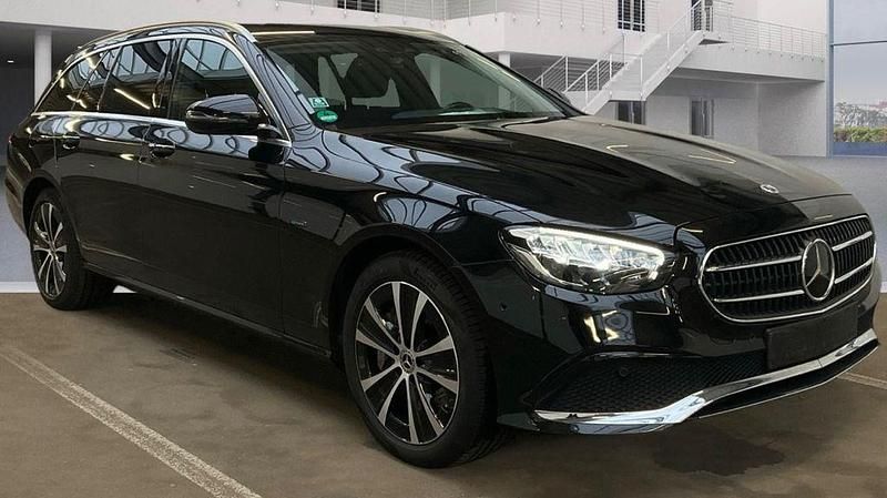 Gebraucht Mercedes E300 194 PS (142 kW) 2021 Schwarz Kombi