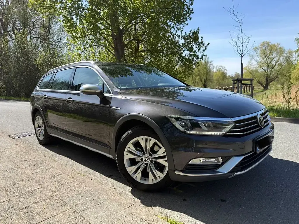 Gebraucht VW Passat Alltrack 190 PS (139 kW) 2019 Grau Kombi