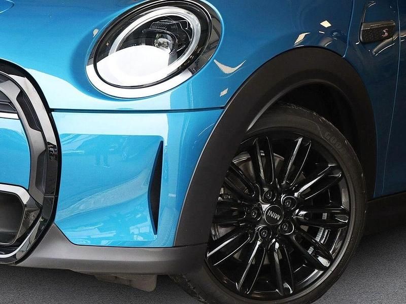 Gebraucht Mini Cooper S Classic 178 PS (130 kW) 2022 Island blue Kleinwagen