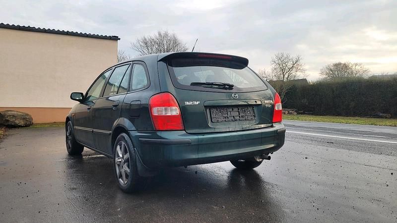 Gebraucht Mazda 323F 90 PS (66 kW) 1998 Grün Limousine