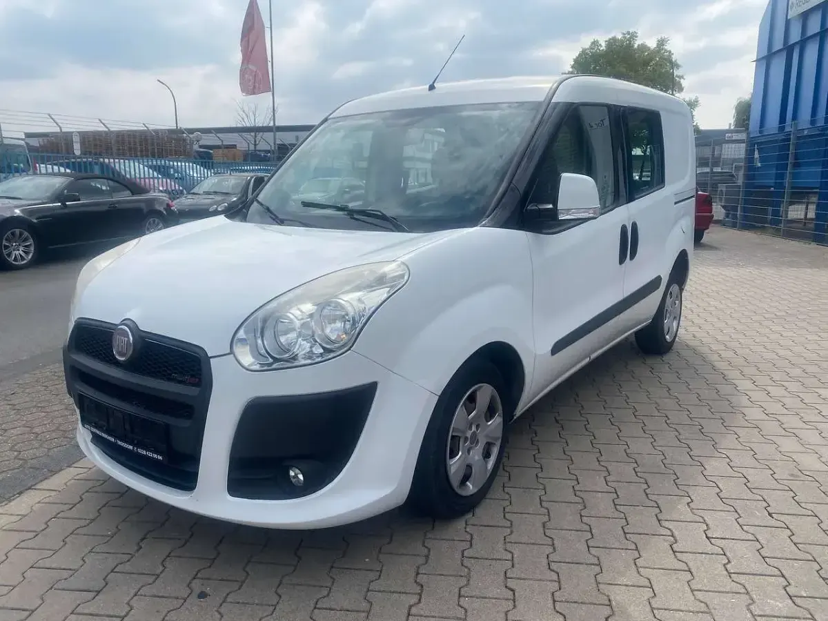 Gebraucht Fiat Doblò 90 PS (66 kW) 2010 Weiss Van / Kleinbus