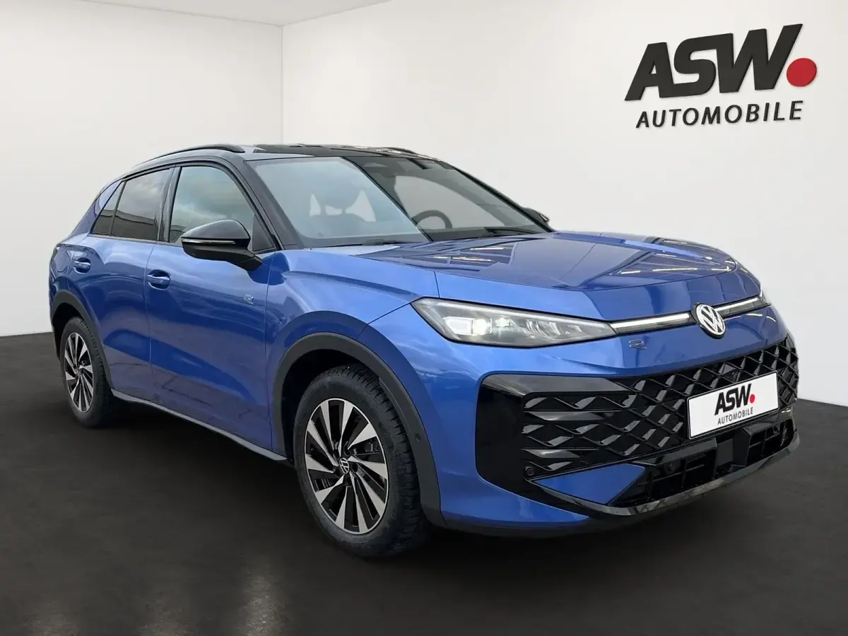 Second-hand VW T-Roc R-line 150 CP (110 kW) 2025 Albastru SUV