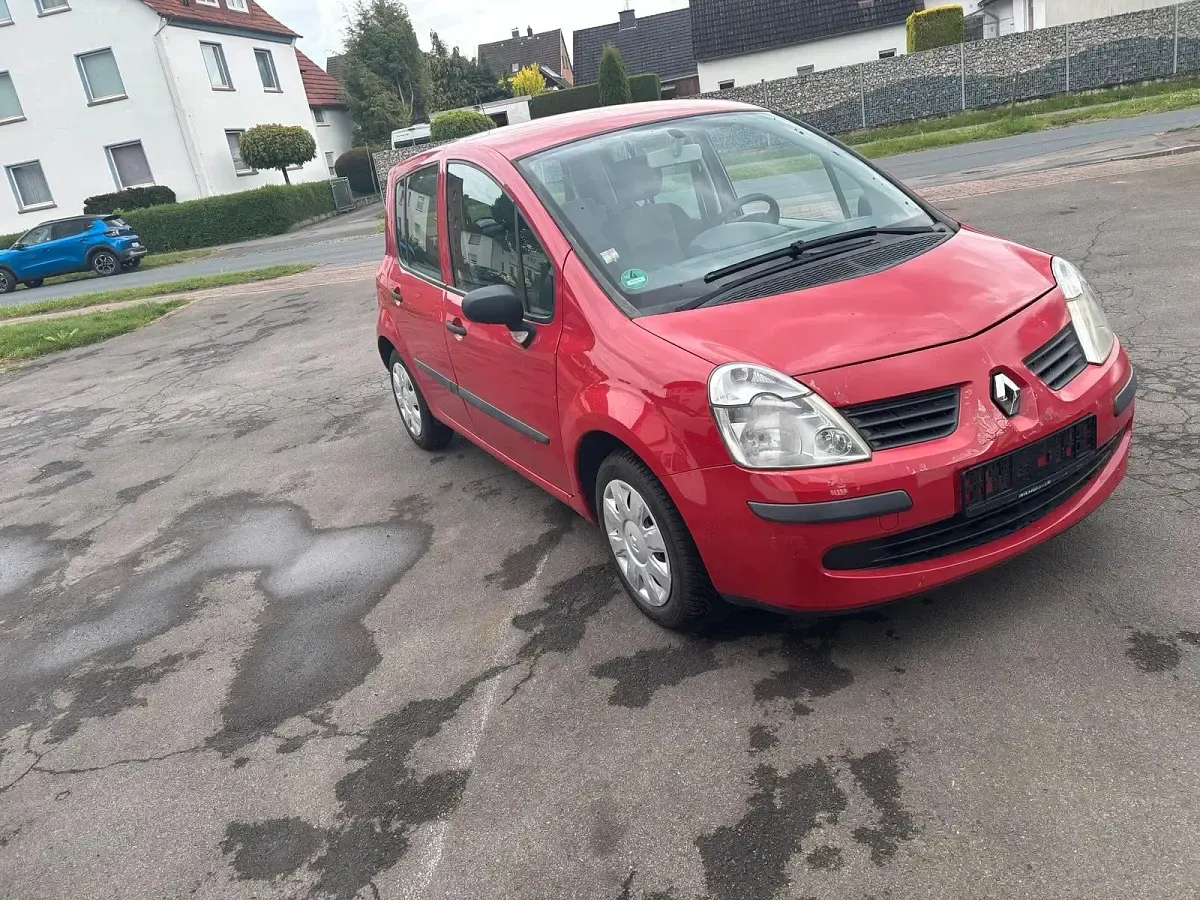 Używany Renault Modus 62 KM (45 kW) 2007 Czerwony Minivan
