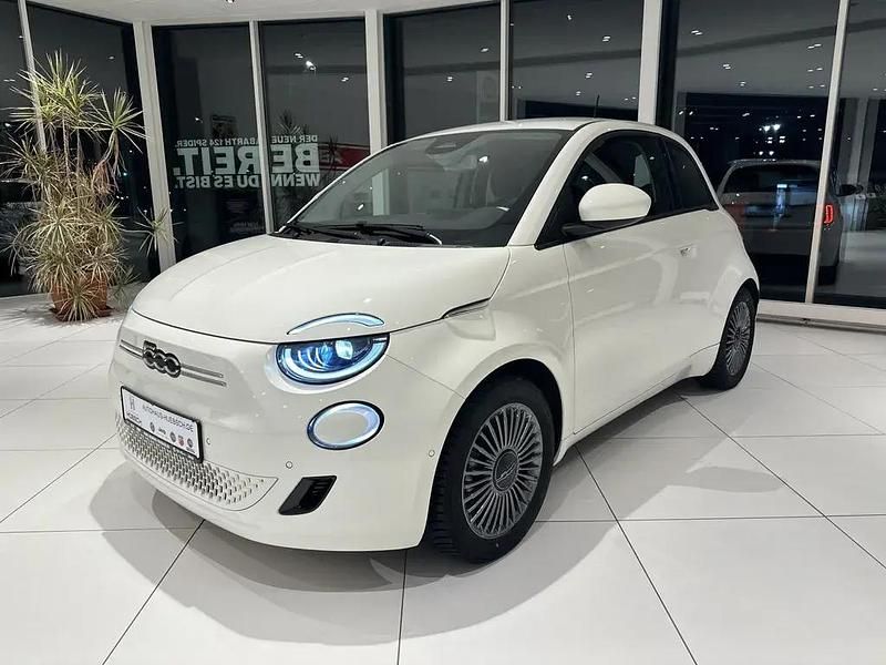 Weiß Gebraucht 2021 Fiat 500e Icon Limousine | 26.900 € - Bild 1/4