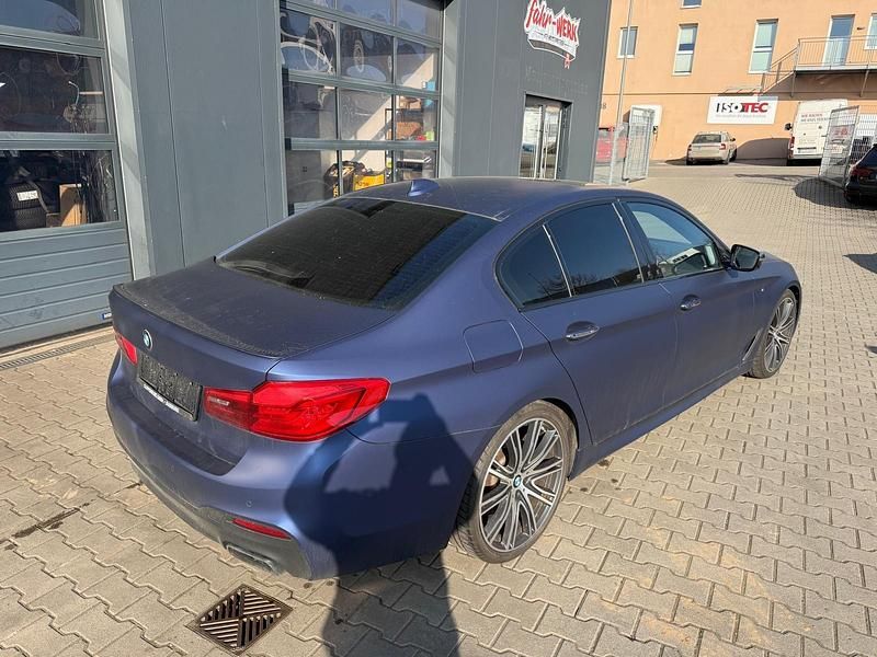 Gebraucht BMW M550 Sport Line 462 PS (339 kW) 2017 Blau Limousine