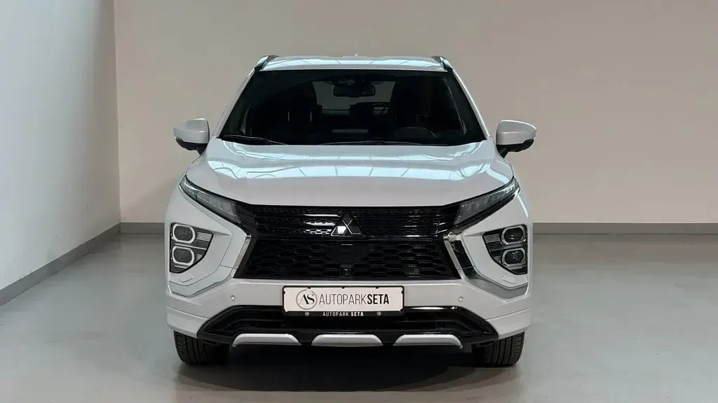 Gebraucht Mitsubishi Eclipse Cross Plus 188 PS (138 kW) 2022 Weiß SUV