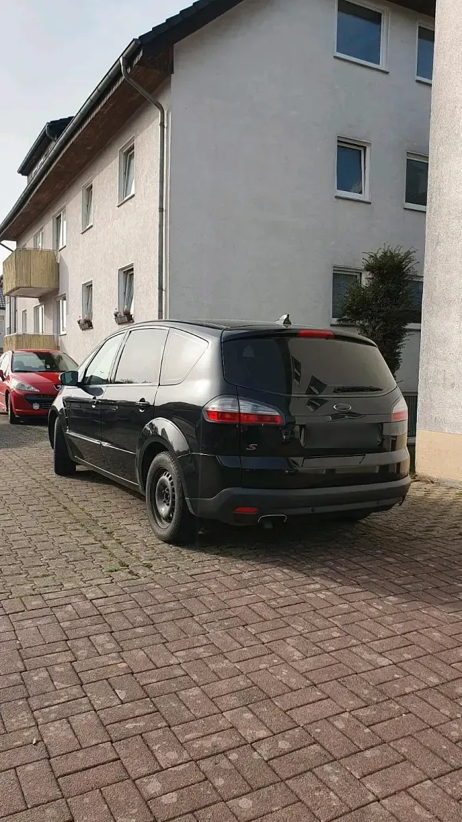 Używany Ford S-MAX S 145 KM (106 kW) 2008 Czarny Minivan