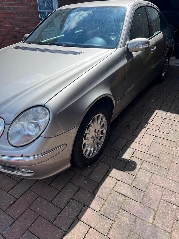 Second-hand Mercedes E200 122 CP (89 kW) 2003 Gri Berlinǎ