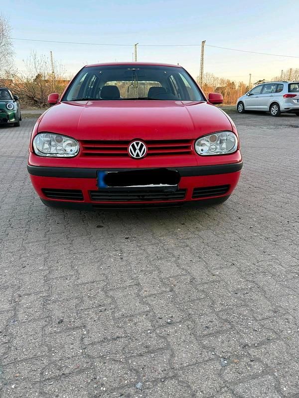 Second-hand VW Golf IV 75 CP (55 kW) 2000 Roșu Hatchback