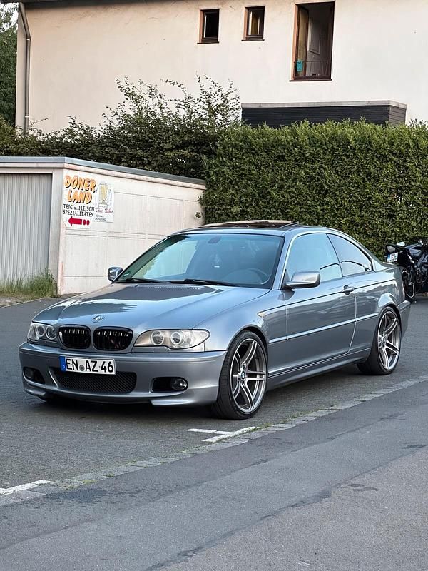 Silber Gebraucht 2004 BMW 325 Coupé | 6.500 € (Fairer Preis) - Bild 1/4