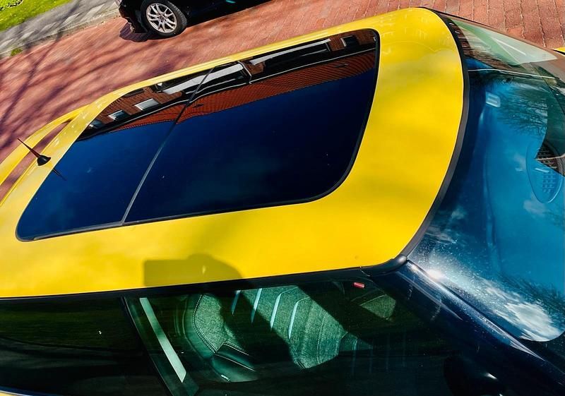 Second-hand Mini Cooper 90 CP (66 kW) 2002 Galben Hatchback