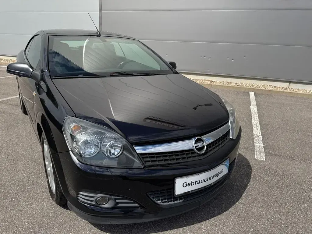 Gebraucht Opel Astra Edition 116 PS (85 kW) 2008 Schwarz Cabrio