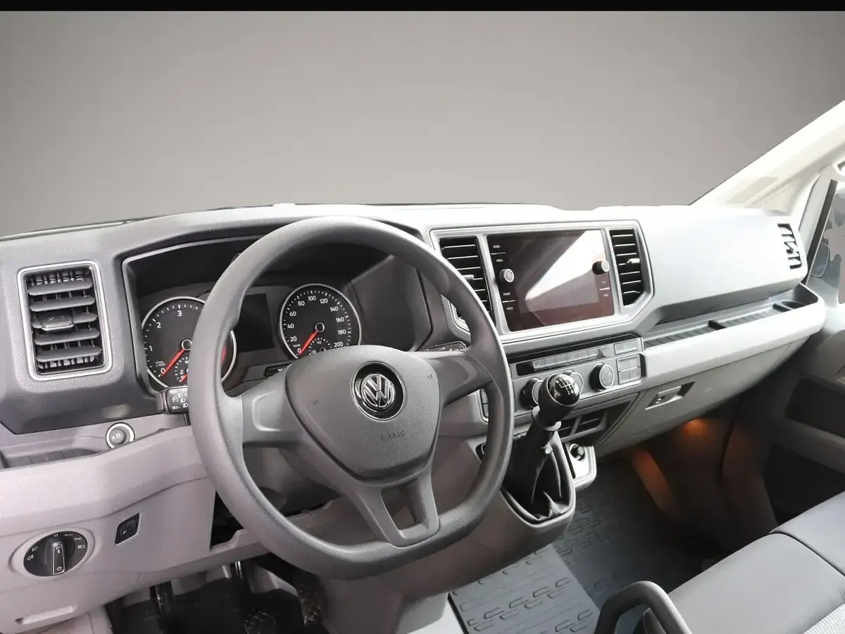 Neu VW Crafter Trendline 140 PS (102 kW) 2025 Manufacturer Van