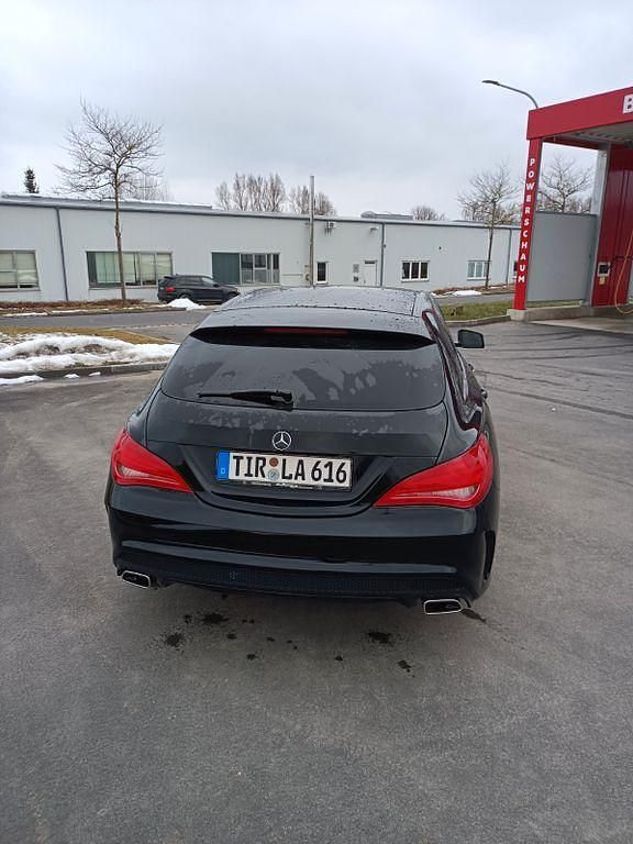 Gebraucht Mercedes CLA200 Shooting Brake 156 PS (114 kW) 2015 Schwarz Kombi