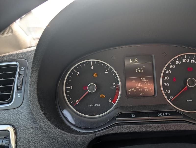 Gebraucht VW Polo 75 PS (55 kW) 2010 Schwarz Kleinwagen