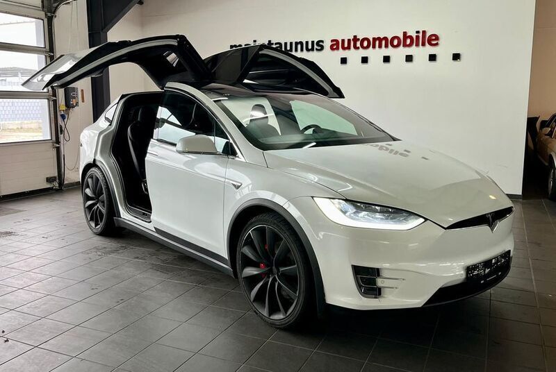 Weiß Gebraucht 2016 Tesla Model X SUV | 58.990 € - Bild 1/4