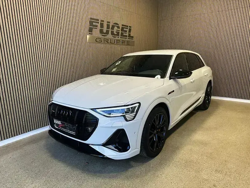 Gebraucht Audi e-tron S-Line 300 kW (408 PS) 2022 Gletscherweiß metallic SUV