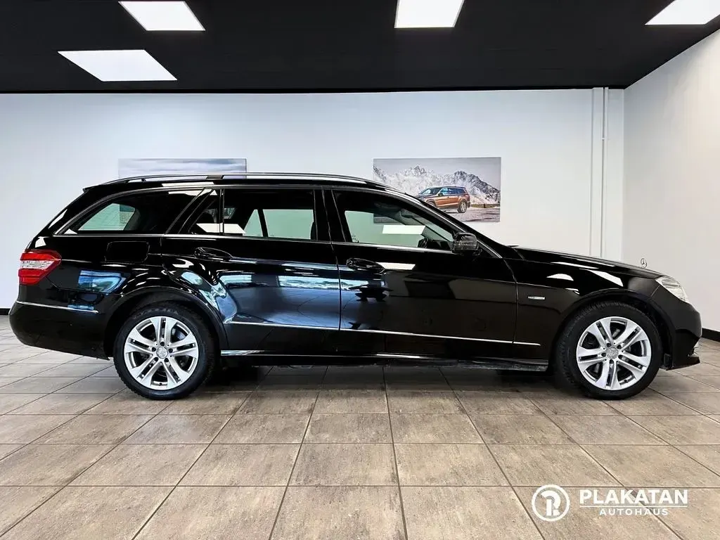 Gebraucht Mercedes E300 252 PS (185 kW) 2011 Schwarz Kombi