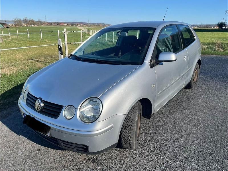 Gebraucht VW Polo Highline 64 PS (47 kW) 2004 Silber Kleinwagen
