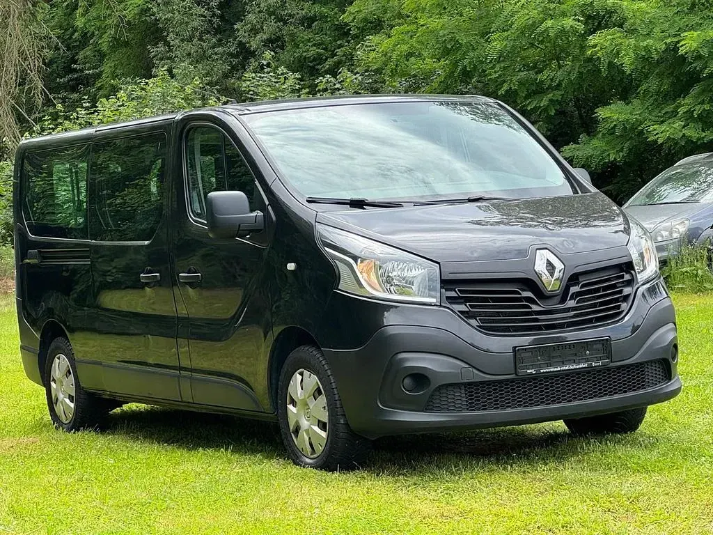 Gebraucht Renault Trafic Expression 95 PS (69 kW) 2016 Schwarz Van / Kleinbus