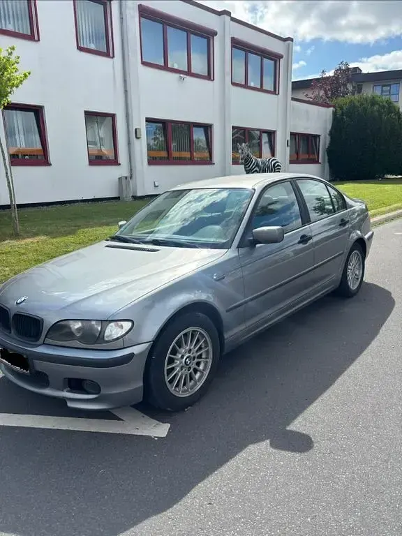 Gebraucht BMW 318 143 PS (105 kW) 2004 Grau Limousine