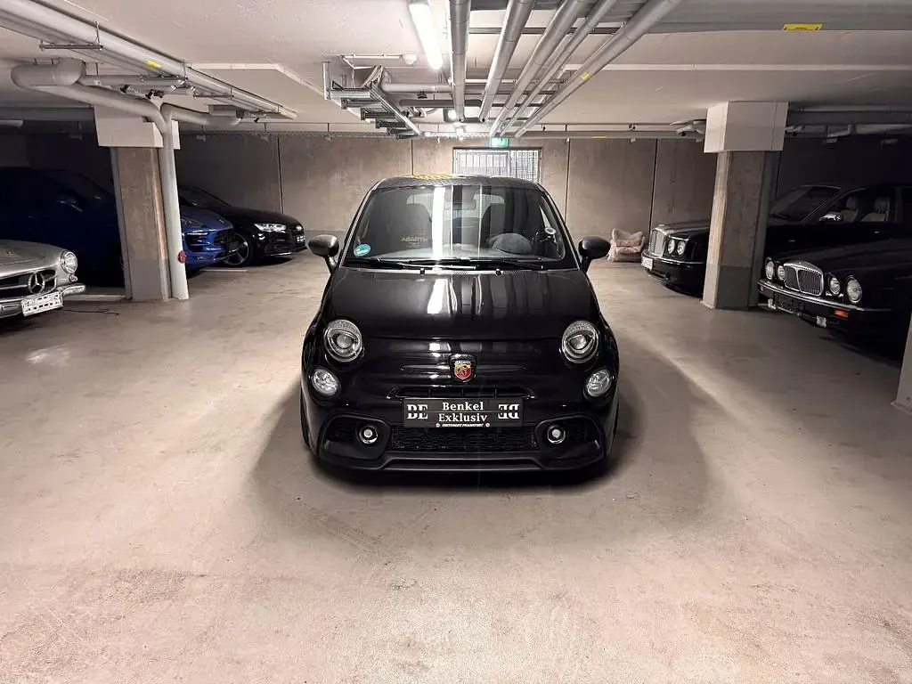 Gebraucht Abarth 695 179 PS (131 kW) 2024 Schwarz Kleinwagen