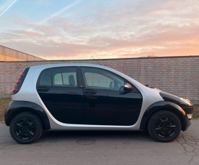 Schwarz Gebraucht 2004 Smart ForFour Limousine | 1.100 € (Superpreis) - Bild 1/3