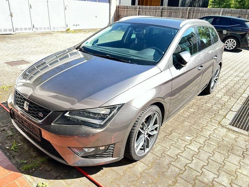 Braun Gebraucht 2015 Seat Leon ST FR Kombi | 10.500 € (Superpreis) - Bild 1/4