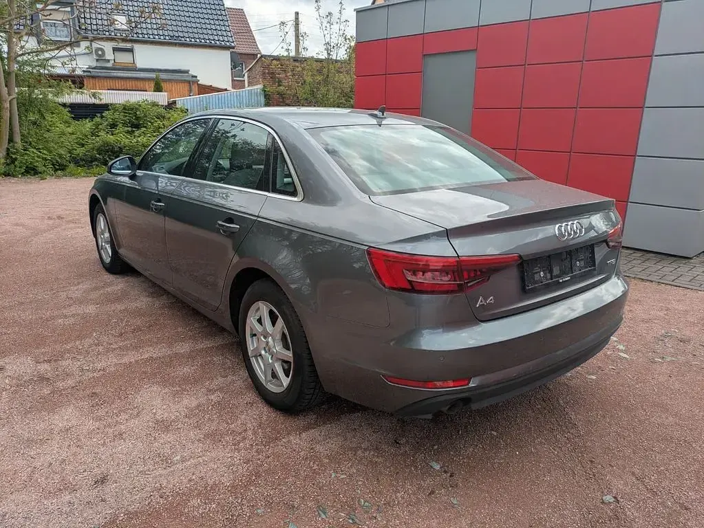 Usata Audi A4 150 CV (110 kW) 2017 Grigio Berlina