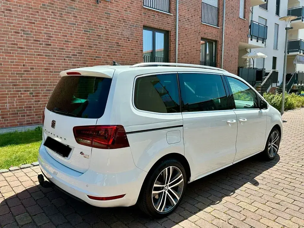 Gebraucht Seat Alhambra 4Drive 184 PS (135 kW) 2018 Weiß Van / Kleinbus