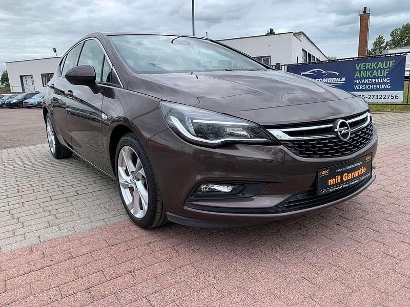 Braun Gebraucht 2017 Opel Astra Limousine | 8.900 € (Fairer Preis) - Bild 1/4