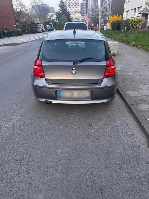 Gebraucht BMW 118 116 PS (85 kW) 2010 Grau Kleinwagen