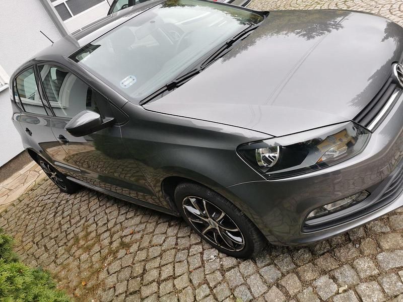 Gebraucht VW Polo 60 PS (44 kW) 2014 Grau Limousine