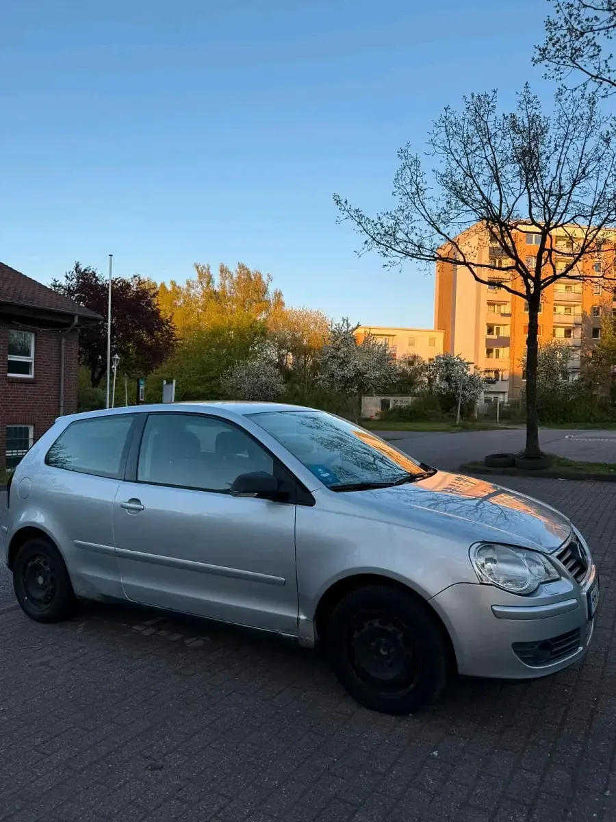 Gebraucht VW Polo 75 PS (55 kW) 2005 Silber Kleinwagen