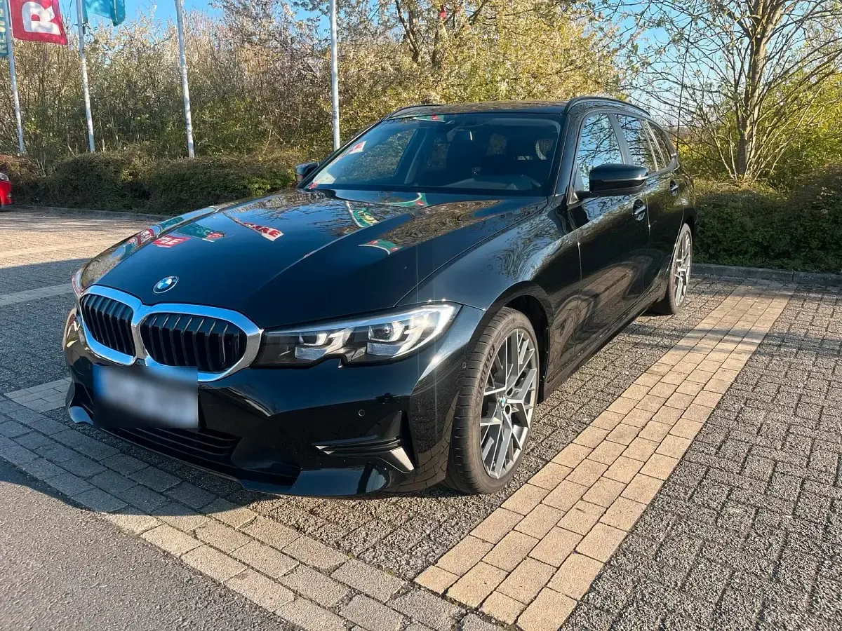 Gebraucht BMW 320e 190 PS (139 kW) 2020 Schwarz Kombi